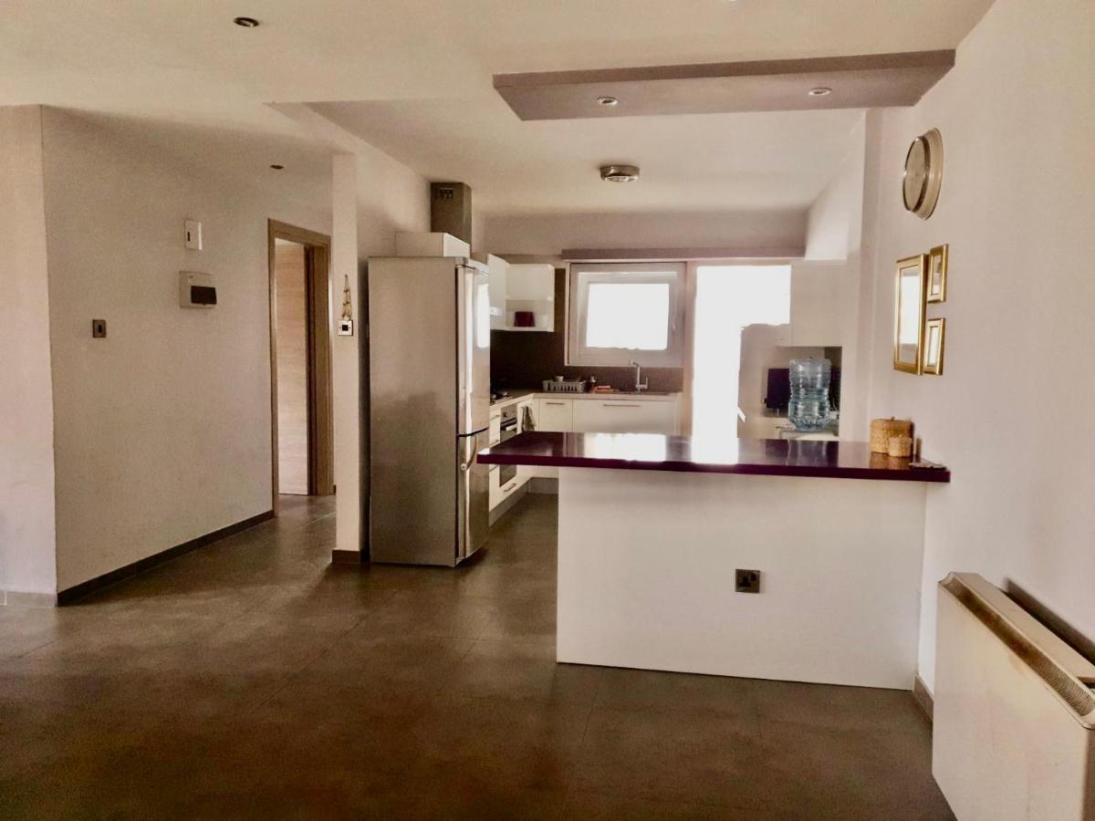 2-Bedroom Appartment In Center ニコシア エクステリア 写真