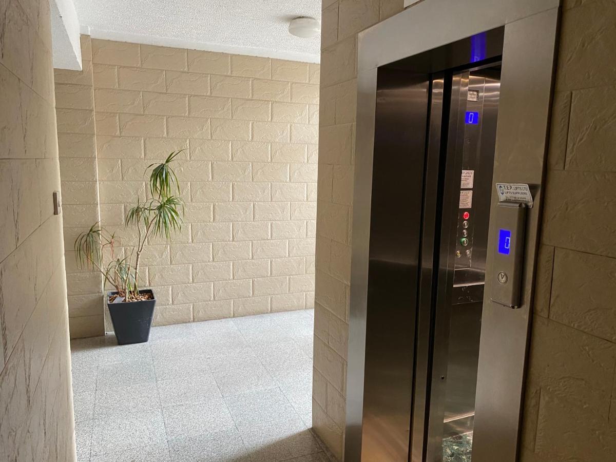 2-Bedroom Appartment In Center ニコシア エクステリア 写真